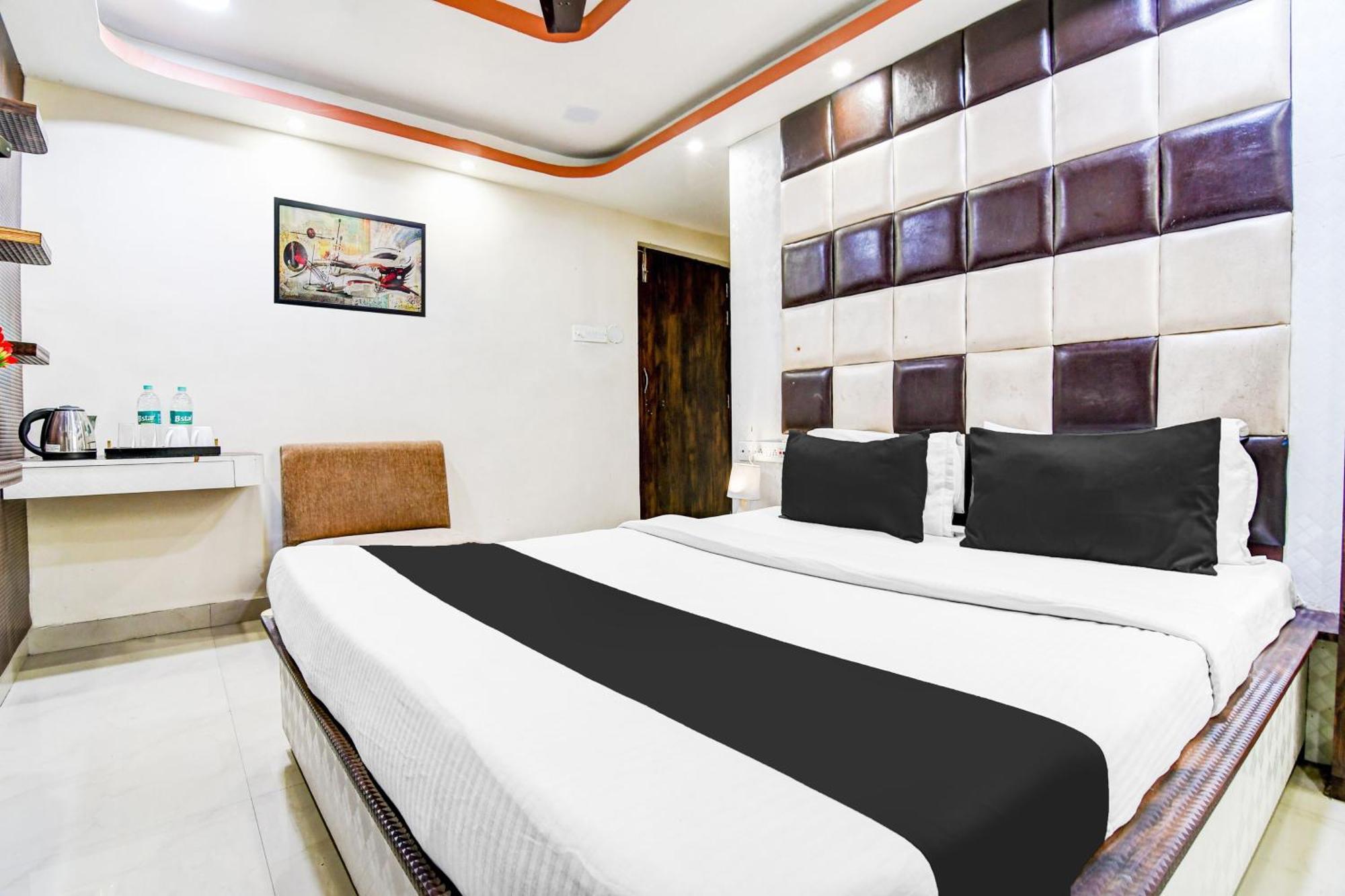 Super Hotel O Tagore Park Ruby Road Calcutá Exterior foto