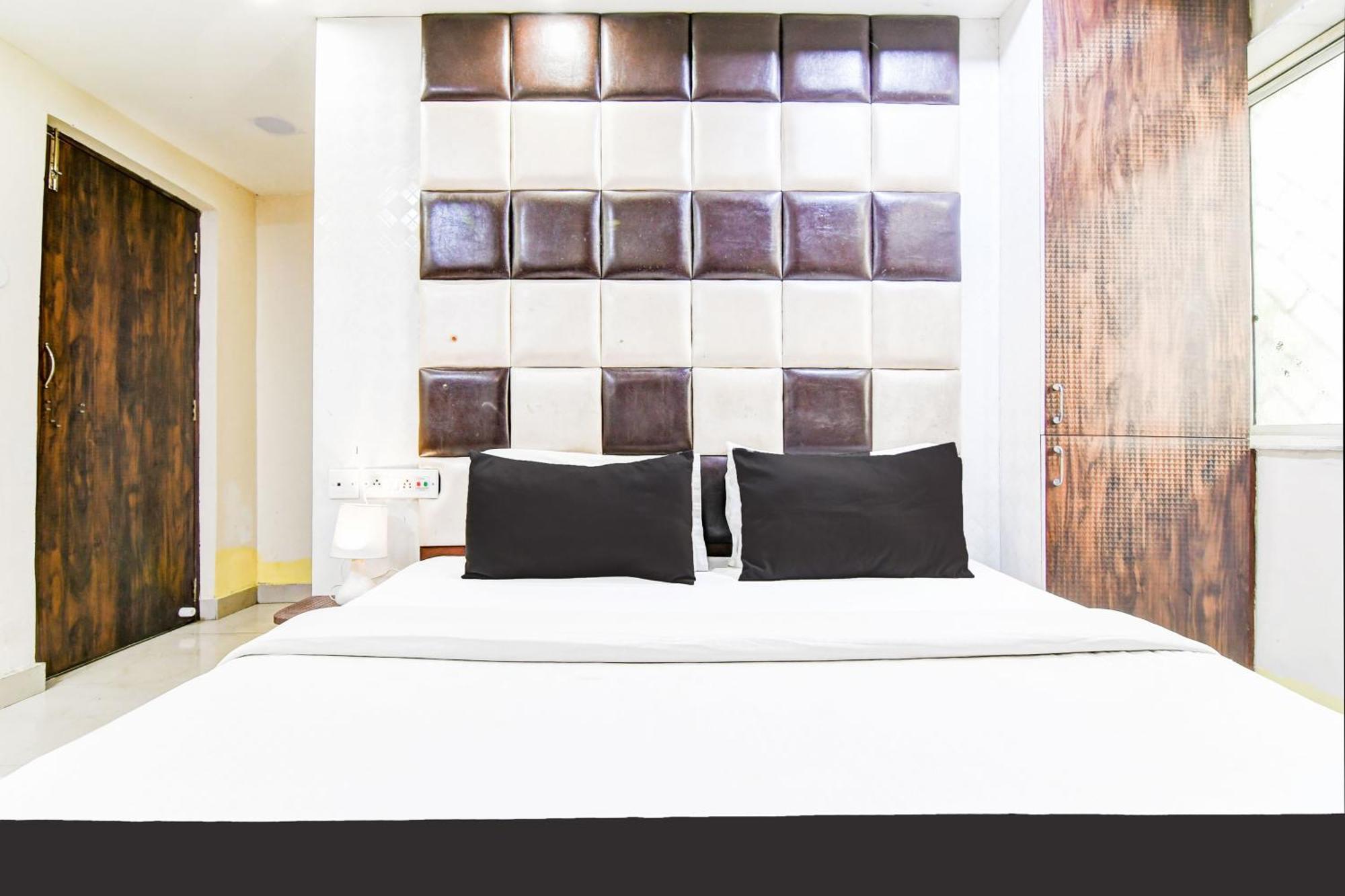 Super Hotel O Tagore Park Ruby Road Calcutá Exterior foto